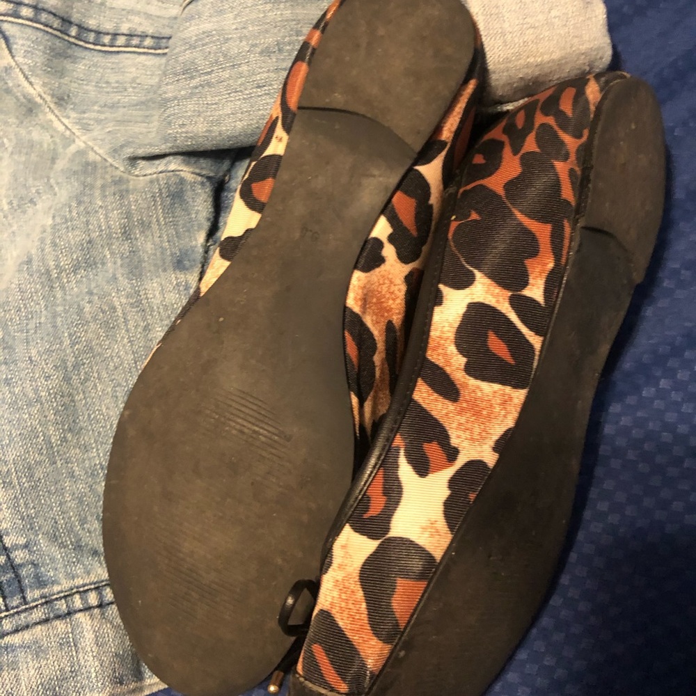 Cheetah print guess flats 9.5 - Picture 3 of 3